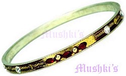 Lac Bangle - click here for large view